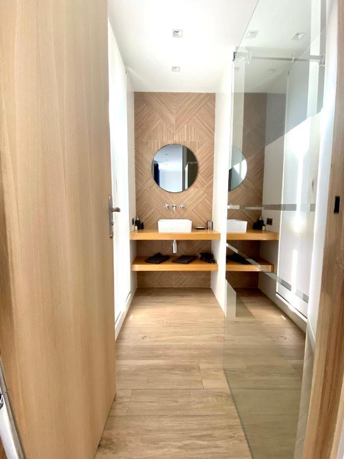 Magnifique Studio à deux pas du port de Saint-Tropez Extérieur photo
