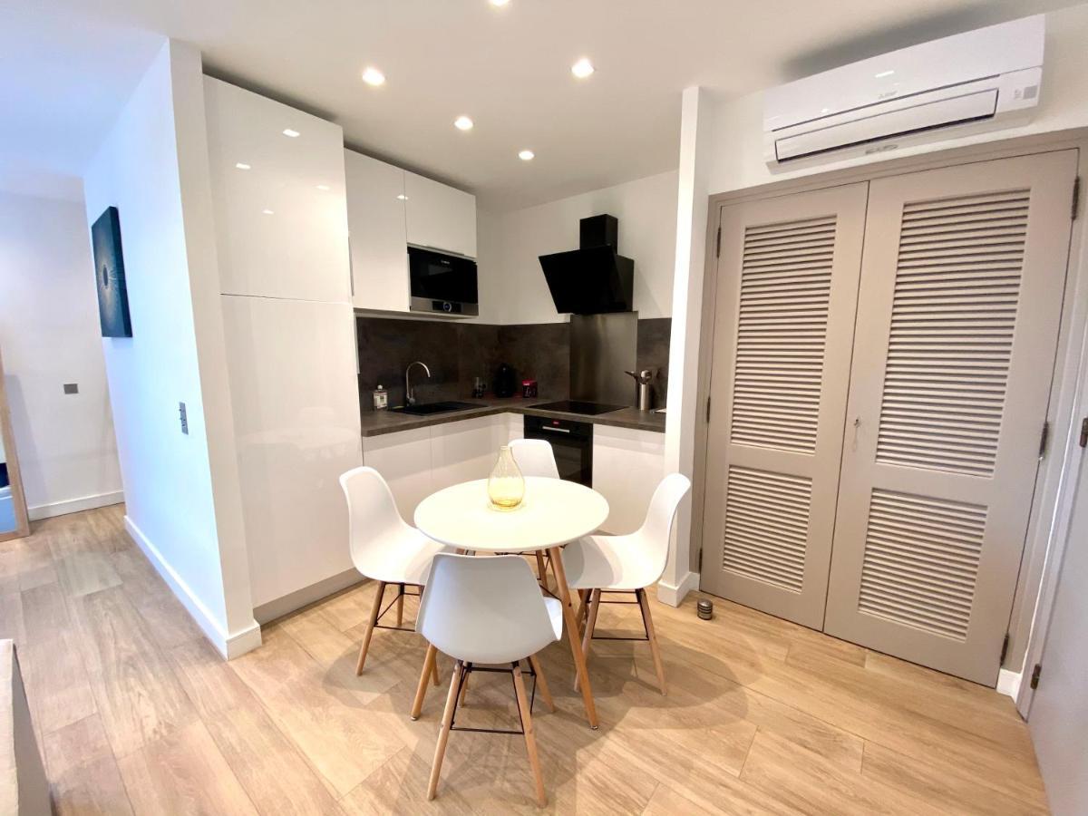 Magnifique Studio à deux pas du port de Saint-Tropez Extérieur photo